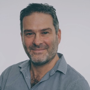 Dr Mat Lowis